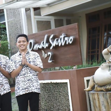 Omah Sastro 2 Hotel ยอกยาการ์ตา ภายนอก รูปภาพ