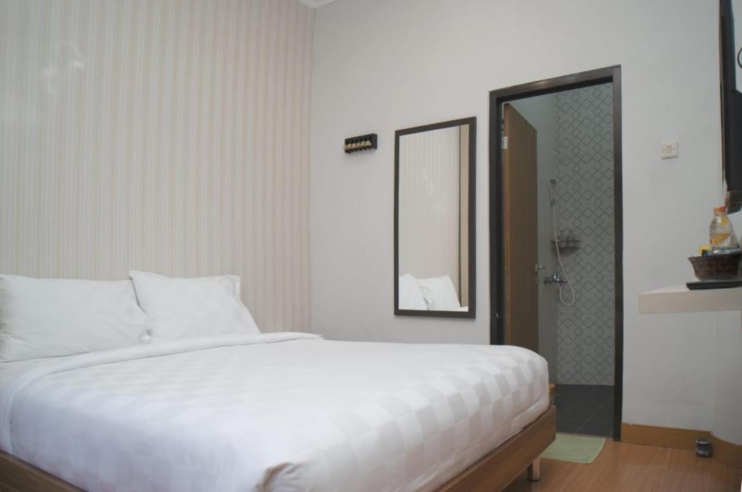 Omah Sastro 2 Hotel ยอกยาการ์ตา ภายนอก รูปภาพ